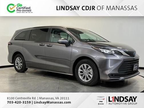2023 Toyota Sienna LE