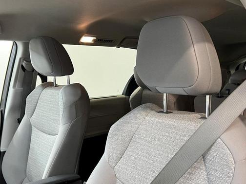 2023 Toyota Sienna LE