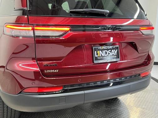 2025 Jeep Grand Cherokee Laredo