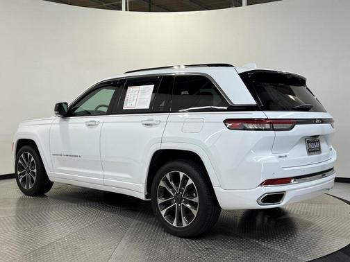 2022 Jeep Grand Cherokee Overland