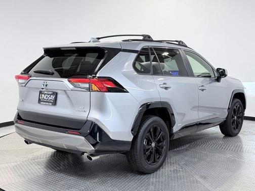 2024 Toyota RAV4 Hybrid SE