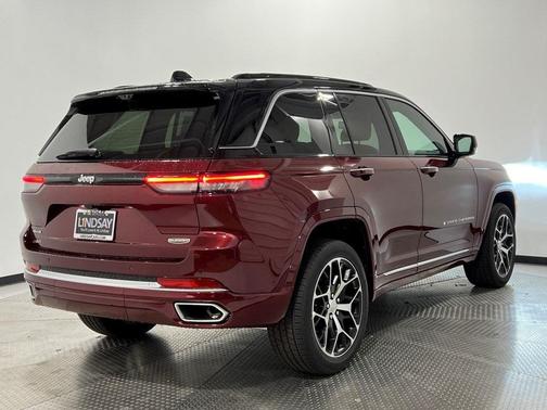 2025 Jeep Grand Cherokee Summit