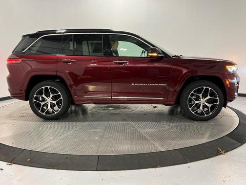 2025 Jeep Grand Cherokee Summit