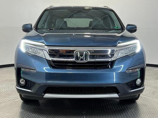 2022 Honda Pilot Touring 8-Passenger
