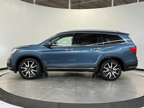 2022 Honda Pilot Touring 8-Passenger