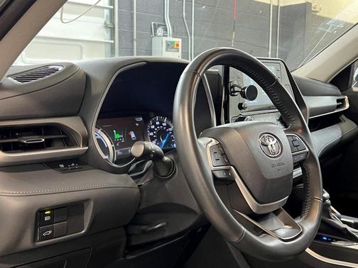 2022 Toyota Highlander Hybrid