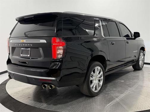 2023 Chevrolet Suburban High Country
