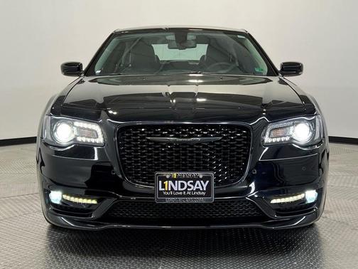 2023 Chrysler 300 Touring L