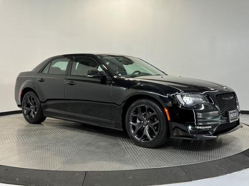 2023 Chrysler 300 Touring L