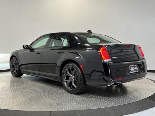 2023 Chrysler 300 Touring L