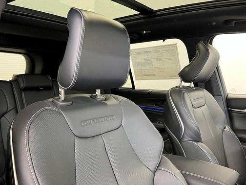 2025 Jeep Grand Cherokee Overland