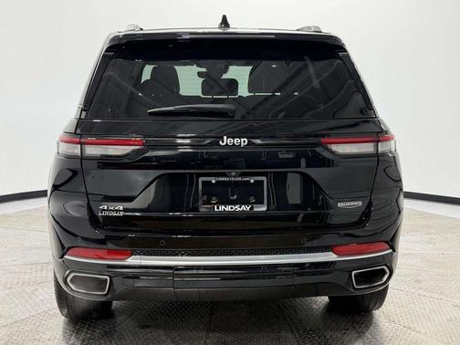 2022 Jeep Grand Cherokee Summit