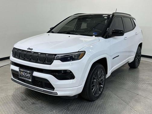 Bright White Clearcoat 2022 Jeep Compass Altitude