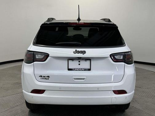 Bright White Clearcoat 2022 Jeep Compass Altitude