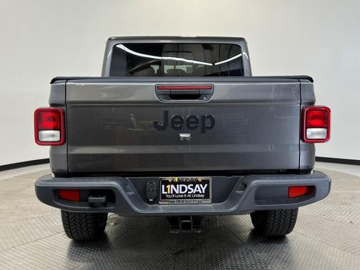 2025 Jeep Gladiator Sport