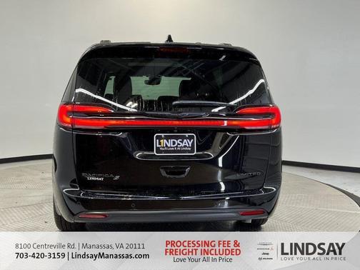 Diamond Black 2026 Chrysler Pacifica Limited