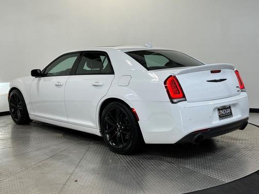 2023 Chrysler 300 300C