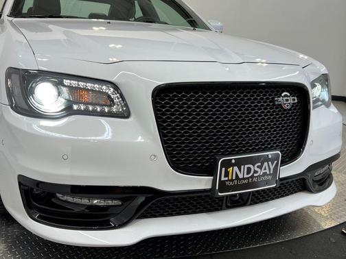 2023 Chrysler 300 300C