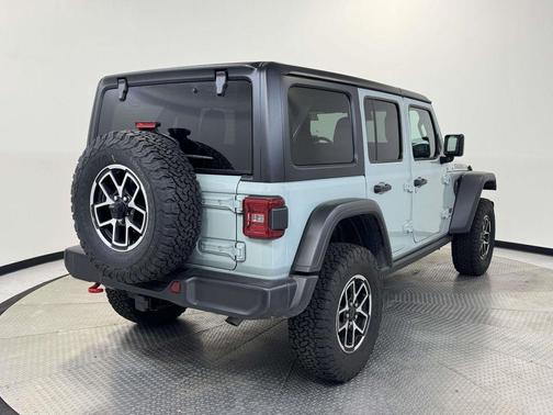 Earl Clearcoat 2024 Jeep Wrangler Rubicon