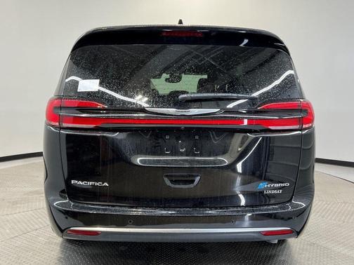 2025 Chrysler Pacifica Hybrid Pinnacle