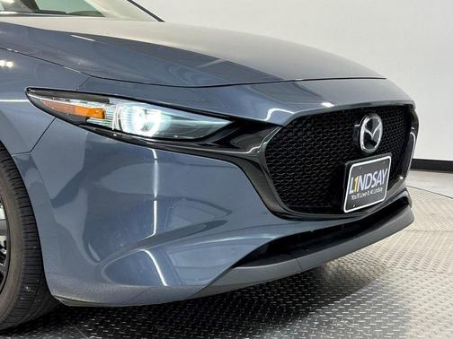 2022 Mazda Mazda3 FWD w/Premium Package