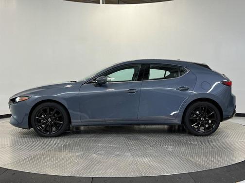 2022 Mazda Mazda3 FWD w/Premium Package