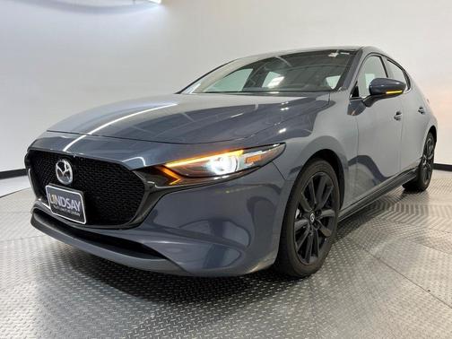2022 Mazda Mazda3 FWD w/Premium Package