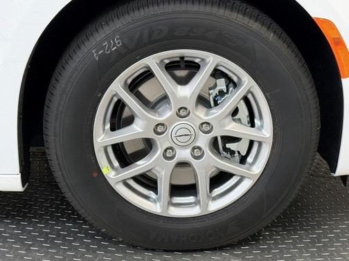 2026 Chrysler Voyager LX