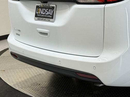 2026 Chrysler Voyager LX