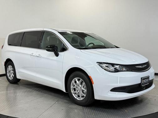 2026 Chrysler Voyager LX