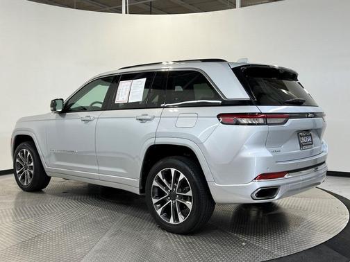 2022 Jeep Grand Cherokee Overland