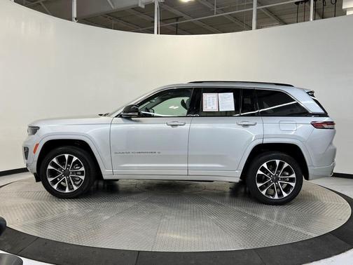 2022 Jeep Grand Cherokee Overland
