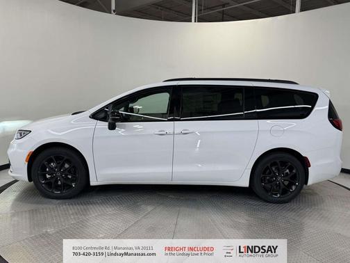 2026 Chrysler Pacifica Select