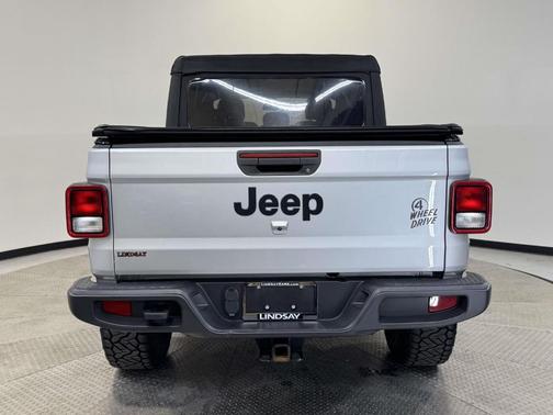 2022 Jeep Gladiator Sport