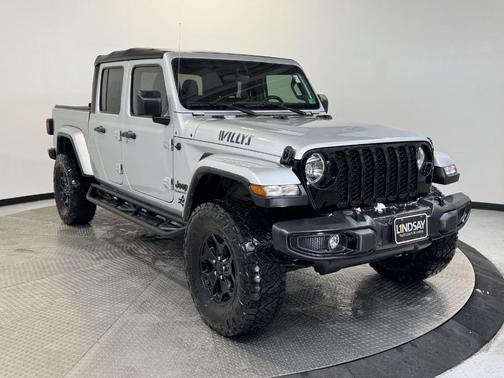 2022 Jeep Gladiator Sport