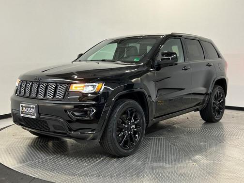 2022 Jeep Grand Cherokee WK Laredo