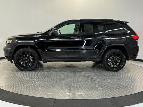 2022 Jeep Grand Cherokee WK Laredo