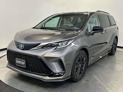 2021 Toyota Sienna XSE 7 Passenger