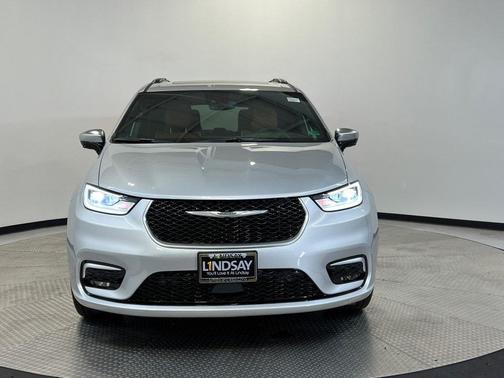 2026 Chrysler Pacifica Pinnacle