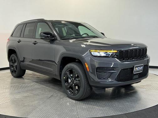 2025 Jeep Grand Cherokee Laredo