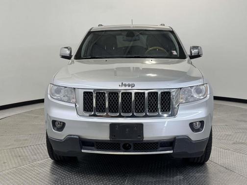 Bright Silver Clearcoat Metallic 2012 Jeep Grand Cherokee Overland
