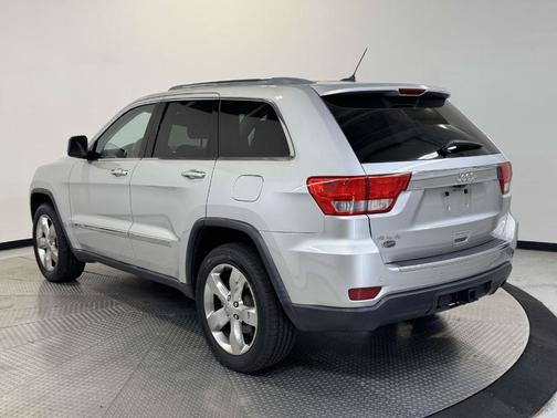 Bright Silver Clearcoat Metallic 2012 Jeep Grand Cherokee Overland