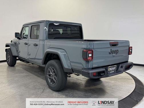 2026 Jeep Gladiator Sport
