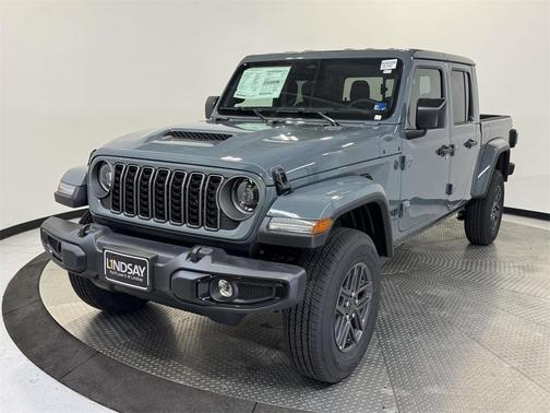 2026 Jeep Gladiator Sport