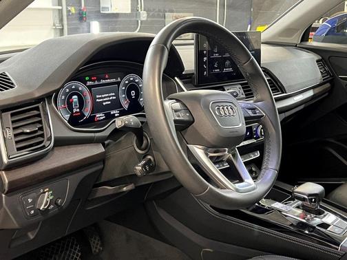 2023 Audi Q5 40 Premium Plus