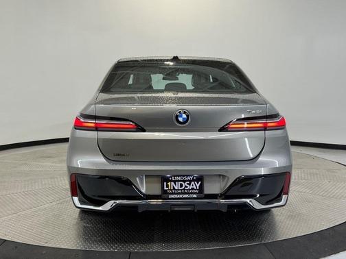 2024 BMW 740 i