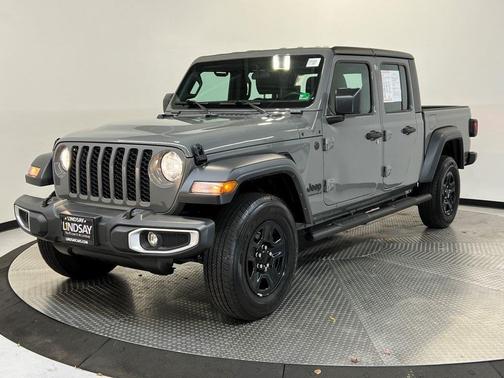 2023 Jeep Gladiator Sport