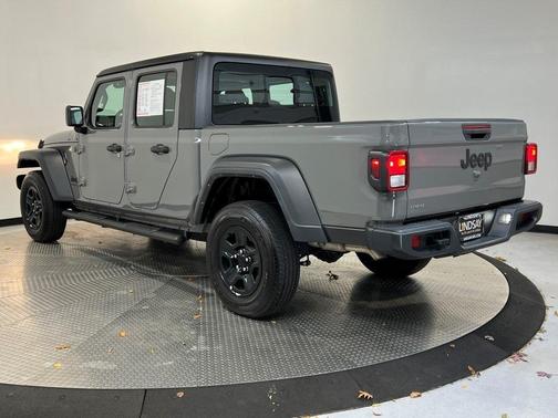 2023 Jeep Gladiator Sport