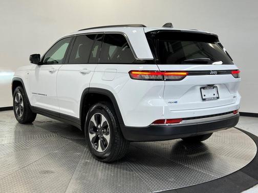2024 Jeep Grand Cherokee 4xe Base