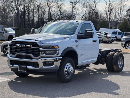 Bright White Clearcoat 2026 RAM 3500 Tradesman/Big Horn